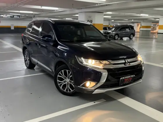 MITSUBISHI OUTLANDER 2.0 COMFORT 16V GASOLINA 4P AUTOMÁTICO MITSUBISHI OUTLANDER 2.0 COMFORT 16V GASOLINA 4P AUTOMÁTICO