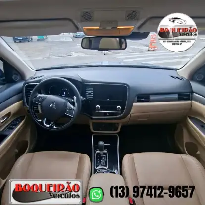 MITSUBISHI-OUTLANDER-2021