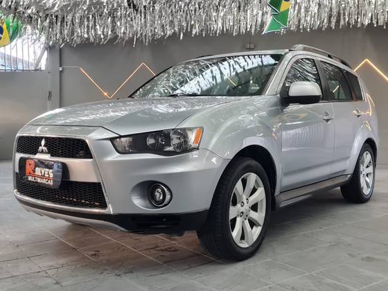 MITSUBISHI OUTLANDER 3.0 4X4 V6 24V GASOLINA 4P AUTOMÁTICO