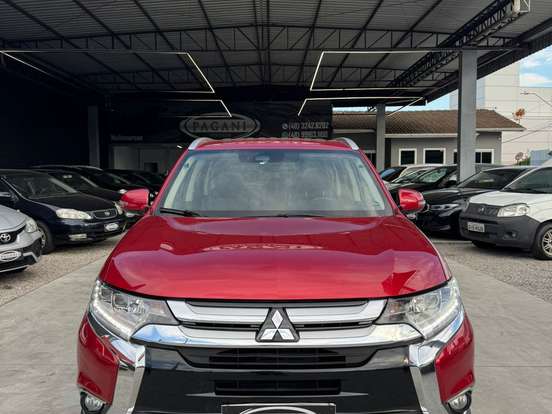 MITSUBISHI-OUTLANDER-3.0 GT 4X4 V6 24V GASOLINA 4P AUTOMÁTICO MITSUBISHI-OUTLANDER-2017