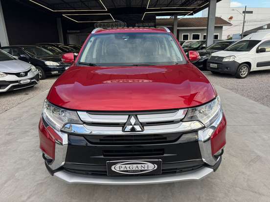 MITSUBISHI-OUTLANDER-3.0 GT 4X4 V6 24V GASOLINA 4P AUTOMÁTICO MITSUBISHI-OUTLANDER-2017