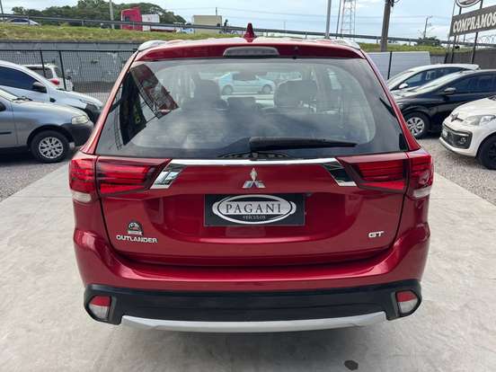 MITSUBISHI-OUTLANDER-2017
