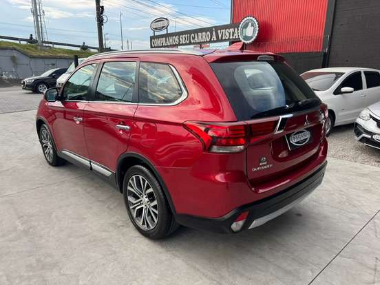 MITSUBISHI-OUTLANDER-3.0 GT 4X4 V6 24V GASOLINA 4P AUTOMÁTICO MITSUBISHI-OUTLANDER-2017