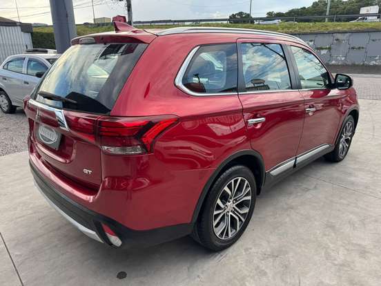 MITSUBISHI-OUTLANDER-3.0 GT 4X4 V6 24V GASOLINA 4P AUTOMÁTICO MITSUBISHI-OUTLANDER-2017