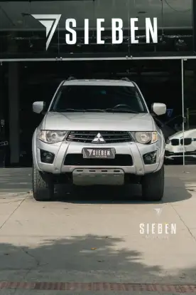 MITSUBISHI-PAJERO-2017