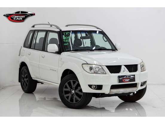 MITSUBISHI-PAJERO TR4-2.0 4X2 16V 140CV FLEX 4P AUTOMÁTICO MITSUBISHI-PAJERO TR4-2011