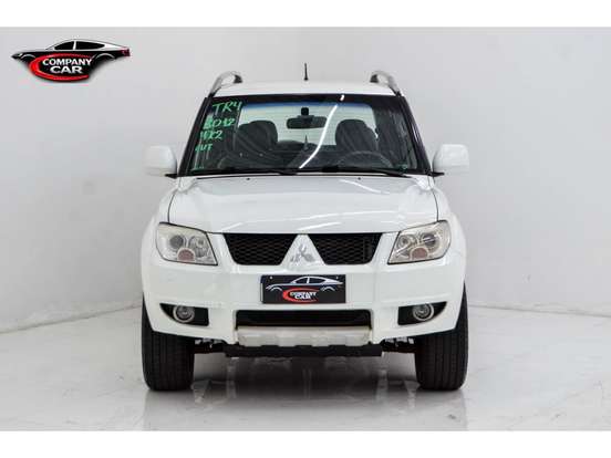 MITSUBISHI-PAJERO TR4-2.0 4X2 16V 140CV FLEX 4P AUTOMÁTICO MITSUBISHI-PAJERO TR4-2011