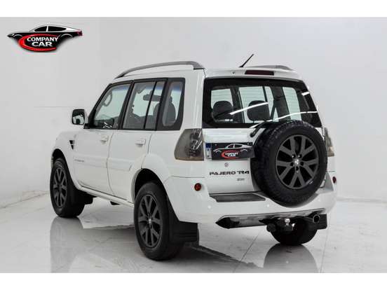 MITSUBISHI-PAJERO TR4-2.0 4X2 16V 140CV FLEX 4P AUTOMÁTICO MITSUBISHI-PAJERO TR4-2011