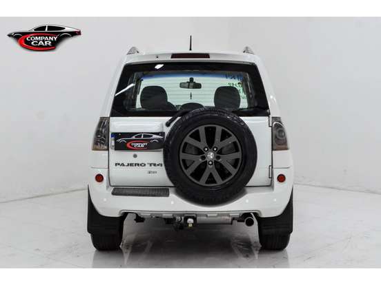 MITSUBISHI-PAJERO TR4-2.0 4X2 16V 140CV FLEX 4P AUTOMÁTICO MITSUBISHI-PAJERO TR4-2011
