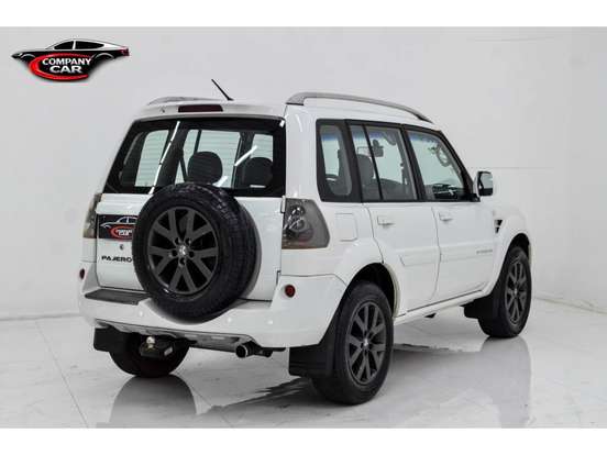 MITSUBISHI-PAJERO TR4-2011