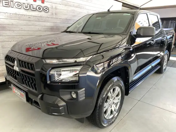 MITSUBISHI TRITON 2.4 BITURBO DIESEL CD GLS 4X4 AUTOMÁTICO MITSUBISHI TRITON 2.4 BITURBO DIESEL CD GLS 4X4 AUTOMÁTICO