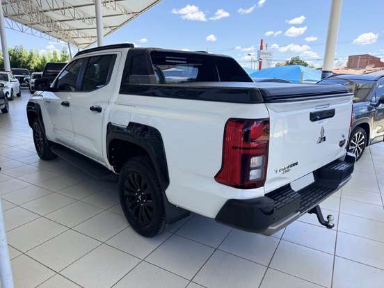MITSUBISHI-TRITON-2.4 BITURBO DIESEL CD KATANA 4X4 AUTOMÁTICO MITSUBISHI-TRITON-2025