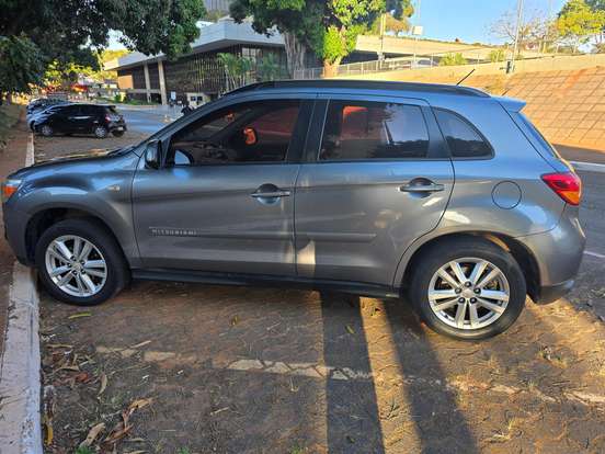 MITSUBISHI-ASX-2012