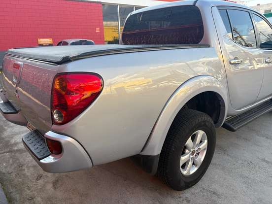 MITSUBISHI-L200 TRITON-3.2 HPE 4X4 CD 16V TURBO INTERCOOLER DIESEL 4P AUTOMÁTICO MITSUBISHI-L200 TRITON-2010
