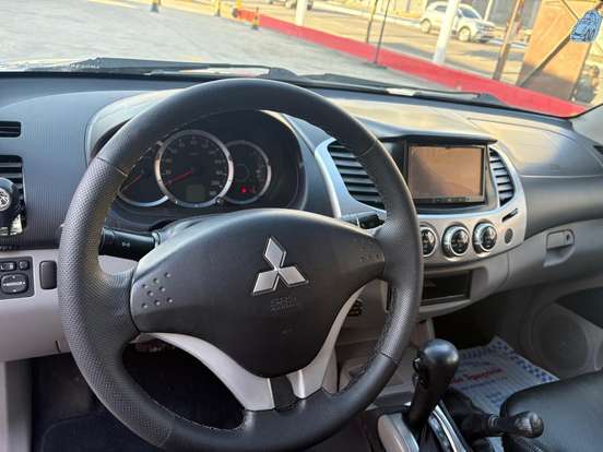 MITSUBISHI-L200 TRITON-2010