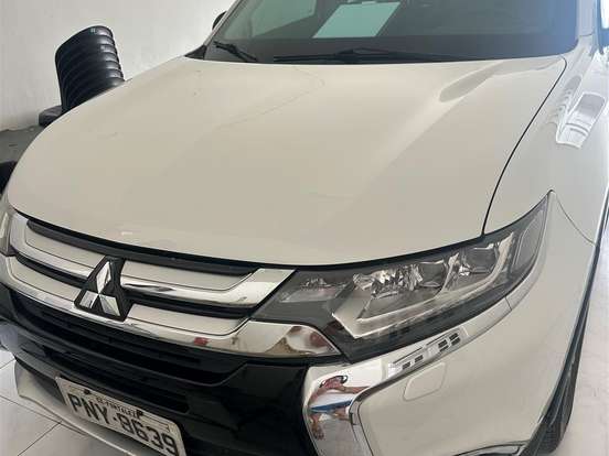 MITSUBISHI-OUTLANDER-3.0 GT 4X4 V6 24V GASOLINA 4P AUTOMÁTICO MITSUBISHI-OUTLANDER-2017