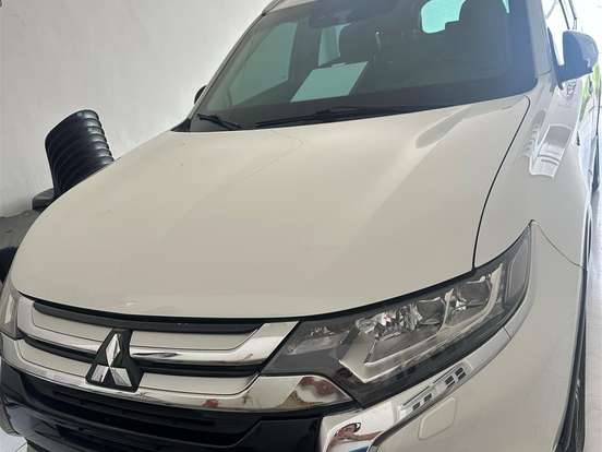MITSUBISHI-OUTLANDER-3.0 GT 4X4 V6 24V GASOLINA 4P AUTOMÁTICO MITSUBISHI-OUTLANDER-2017