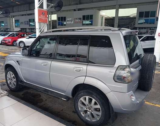 MITSUBISHI-PAJERO TR4-2010
