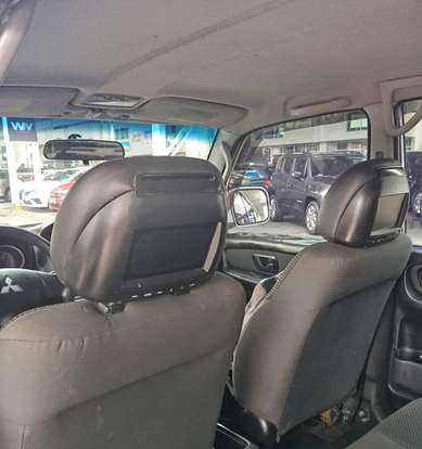 MITSUBISHI-PAJERO TR4-2010