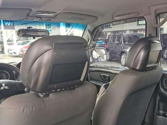 MITSUBISHI-PAJERO TR4-2.0 4X4 16V 140CV FLEX 4P AUTOMÁTICO MITSUBISHI-PAJERO TR4-2010