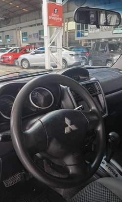 MITSUBISHI-PAJERO TR4-2010