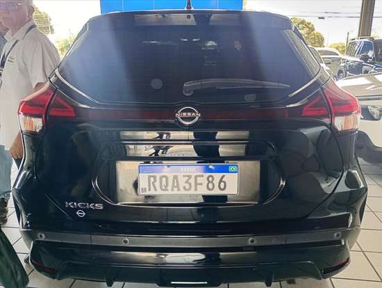 NISSAN-KICKS-2023