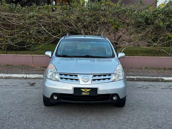 NISSAN-LIVINA-2011