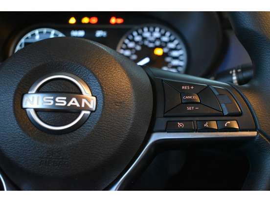 NISSAN-VERSA-2024