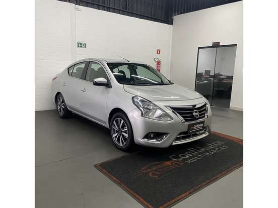 NISSAN-VERSA-2020
