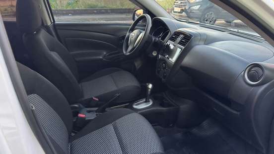 NISSAN-VERSA-2020