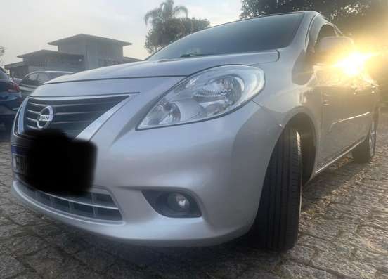 NISSAN-VERSA-2012
