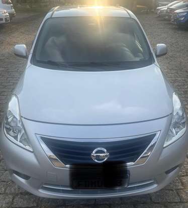 NISSAN-VERSA-2012