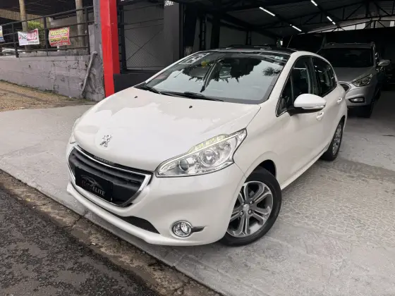 PEUGEOT 208 1.6 GRIFFE 16V FLEX 4P AUTOMÁTICO PEUGEOT 208 1.6 GRIFFE 16V FLEX 4P AUTOMÁTICO