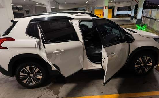 PEUGEOT-2008-2021