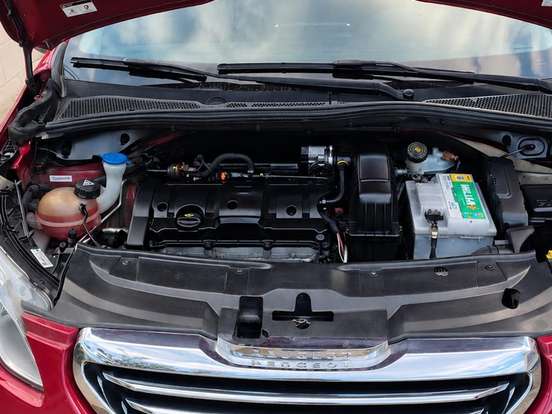 PEUGEOT-2008-1.6 16V FLEX GRIFFE 4P AUTOMÁTICO PEUGEOT-2008-2016