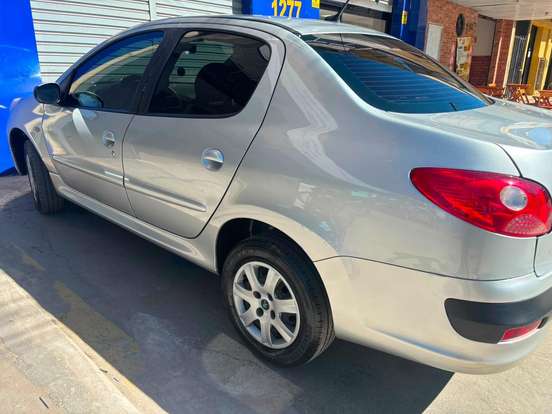 PEUGEOT-207-2010