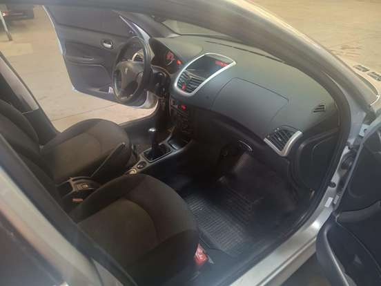 PEUGEOT-207-2011