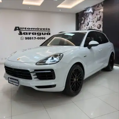 PORSCHE-CAYENNE-2021