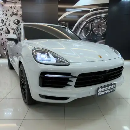 PORSCHE-CAYENNE-2021