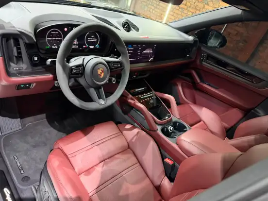 PORSCHE-CAYENNE-3.0 V6 E-HYBRID BLACK EDITION COUPÉ AWD TIPTRONIC S PORSCHE-CAYENNE-2025