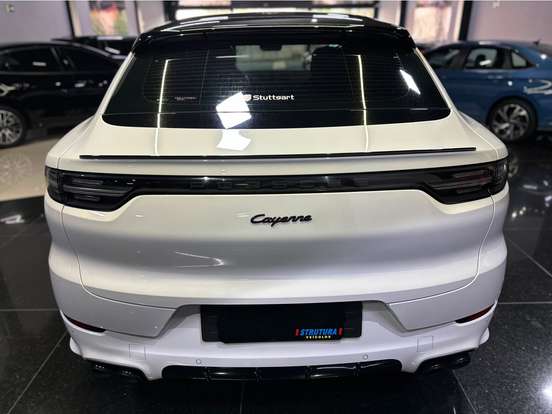 PORSCHE-CAYENNE-2022