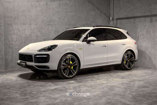 PORSCHE-CAYENNE-2023