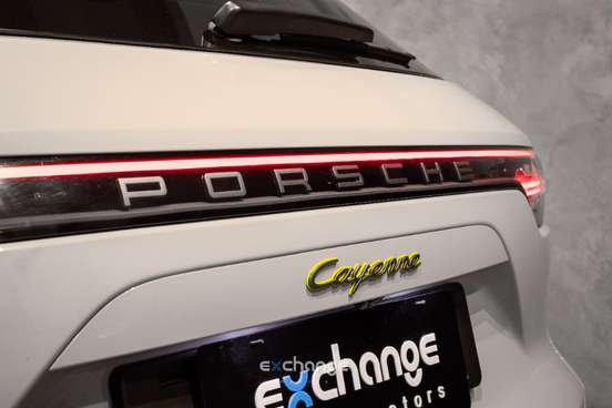 PORSCHE-CAYENNE-2023