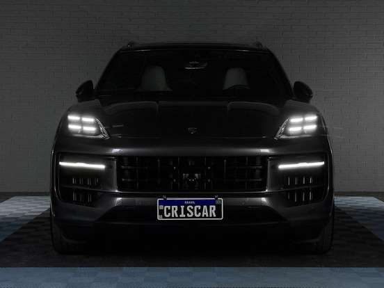 PORSCHE-CAYENNE-2023