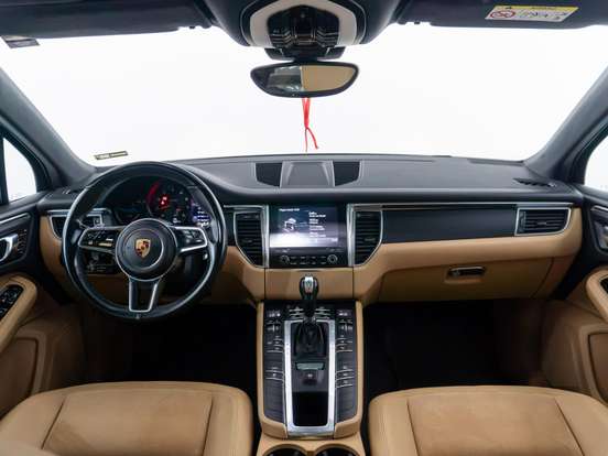 PORSCHE-MACAN-2017