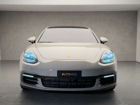 PORSCHE-PANAMERA-2018