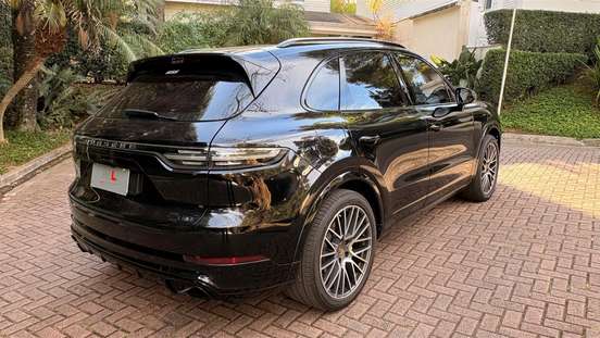 PORSCHE-CAYENNE-2019