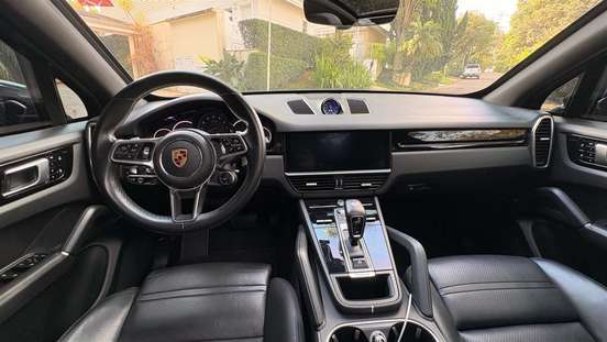 PORSCHE-CAYENNE-2019