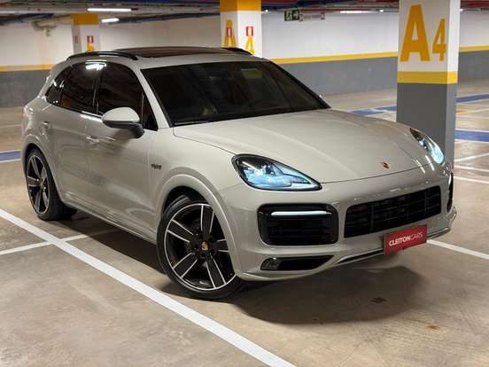 PORSCHE-CAYENNE-2023
