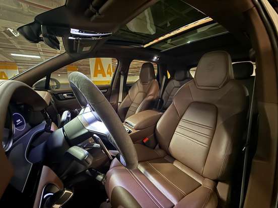 PORSCHE-CAYENNE-2023